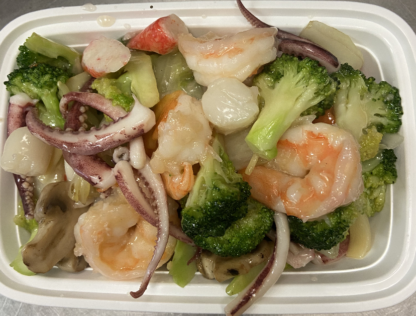 Order S4. Seafood Delight food online from New Jin Xin store, Brooklyn on bringmethat.com