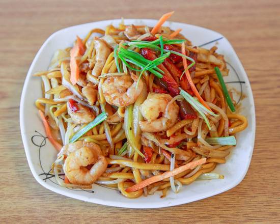 Order House Special Lo Mein food online from Great China store, Riverdale on bringmethat.com