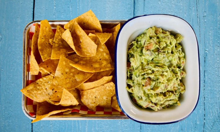 Order Guacamole & Chips food online from Don Pepe store, Chicago on bringmethat.com