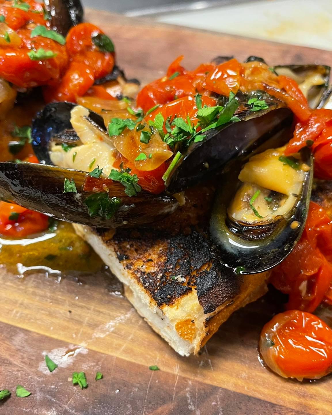 Order Mussels food online from Pellegrino's Trattoria store, Troutman on bringmethat.com