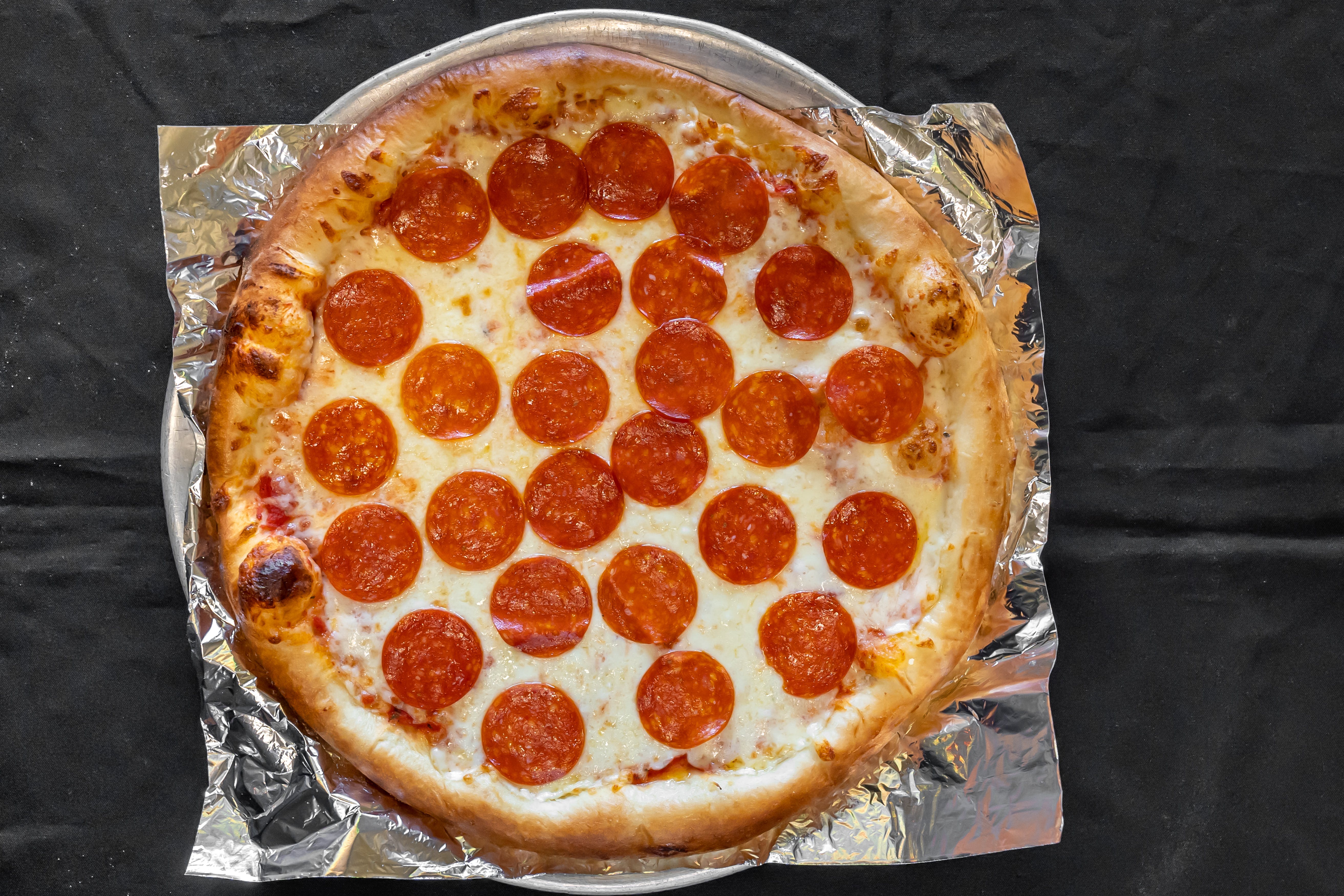 Order Pepperoni Pizza - Medium 14'' food online from Dimitri's Pizza store, Royersford on bringmethat.com