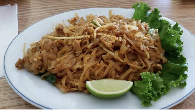 Order N1: Pad Thai w/ choice of meat: chicken, beef, or pork food online from Noodle Palace store, Santa Rosa on bringmethat.com