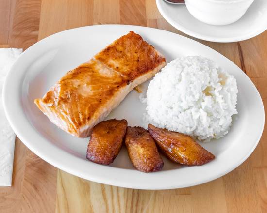 Order Grilled Salmon - Salmon a la Plancha food online from El Cubano Restaurant store, Santa Clarita on bringmethat.com