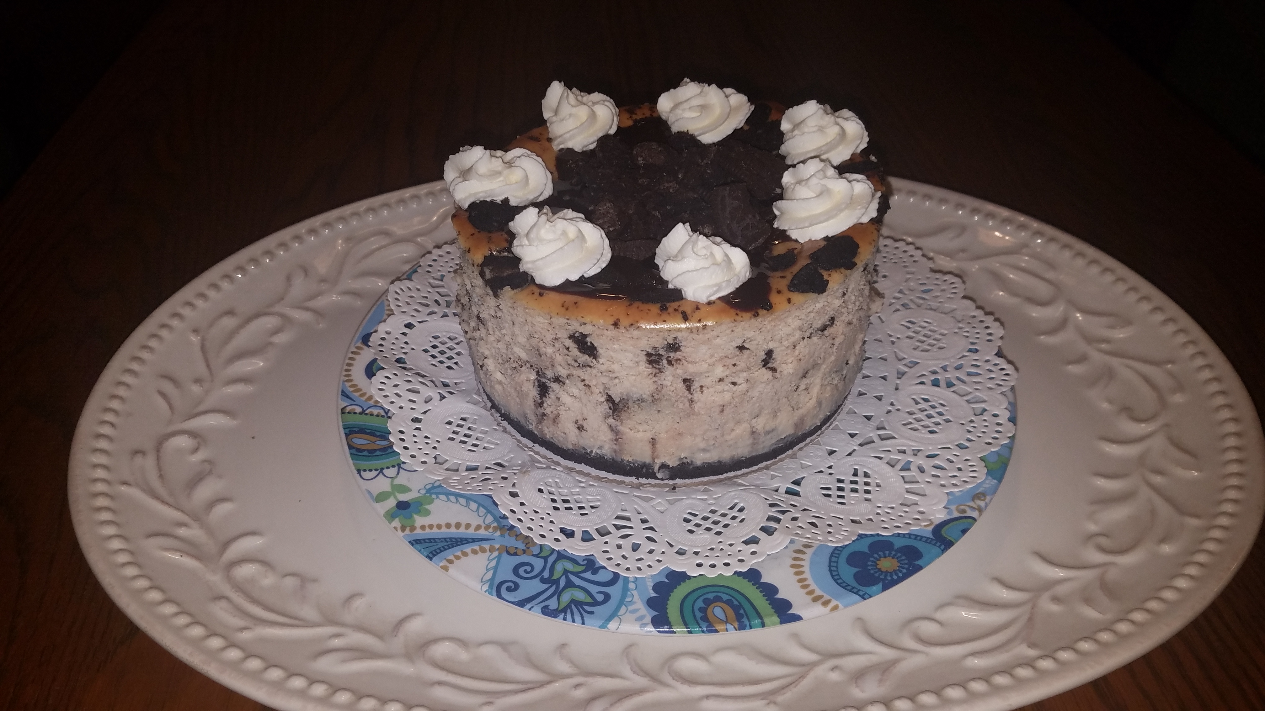 Order 6" New York Oreo Cheesecake with Oreo Topping  food online from Marie Callender's store, Monterey Park on bringmethat.com