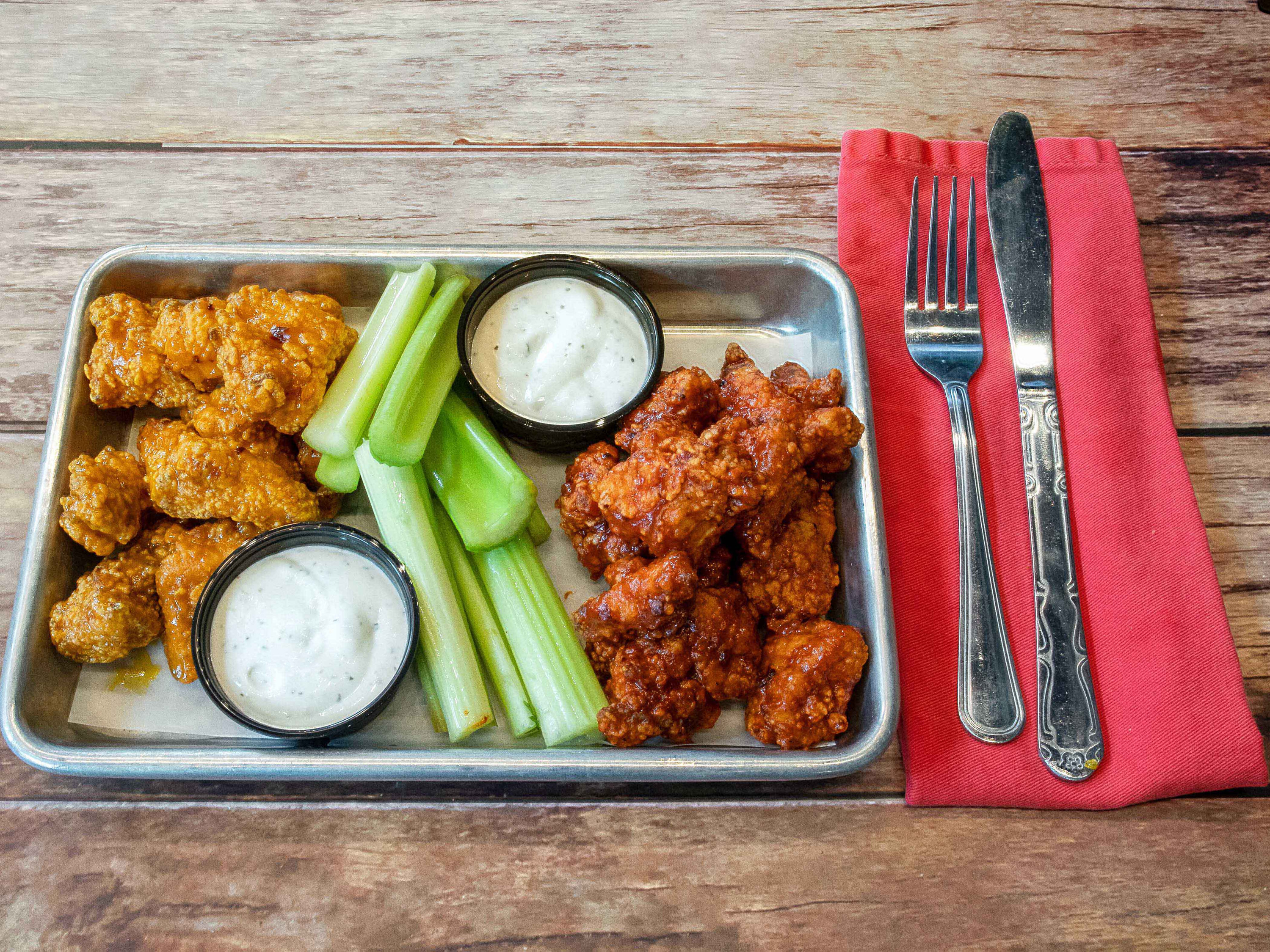 Order Boneless Wings food online from The Greyhound Bar & Grill store, Glendale on bringmethat.com