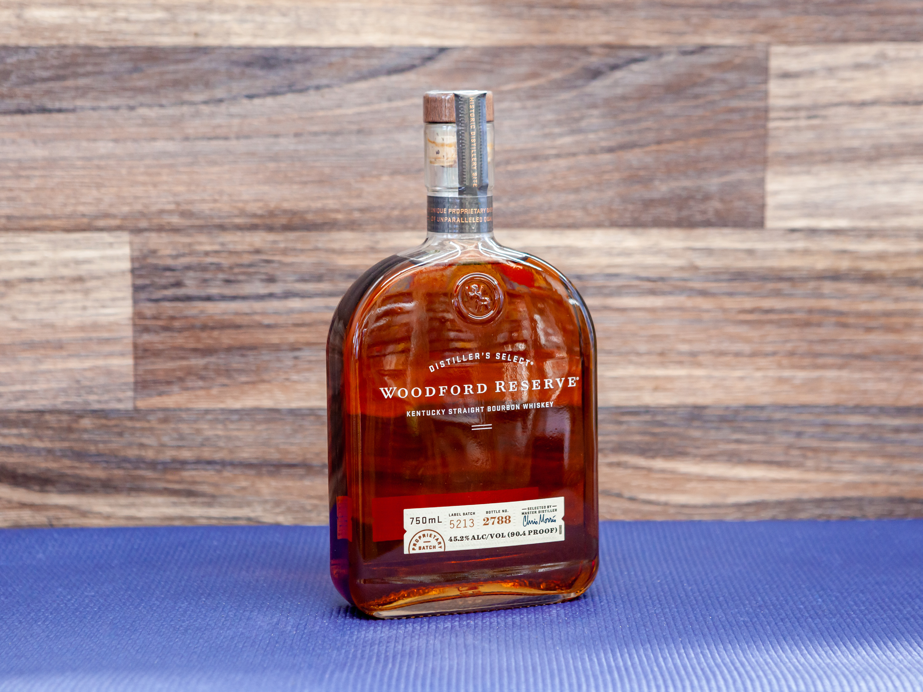 Order Woodford Reserve, 750 ml. Bourbon, 45.2% ABV food online from Day & Night Liquor & Market store, Venice on bringmethat.com