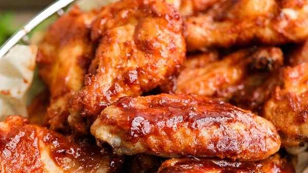 Order BBQ Wings food online from Jet City Pizza store, Newcastle on bringmethat.com
