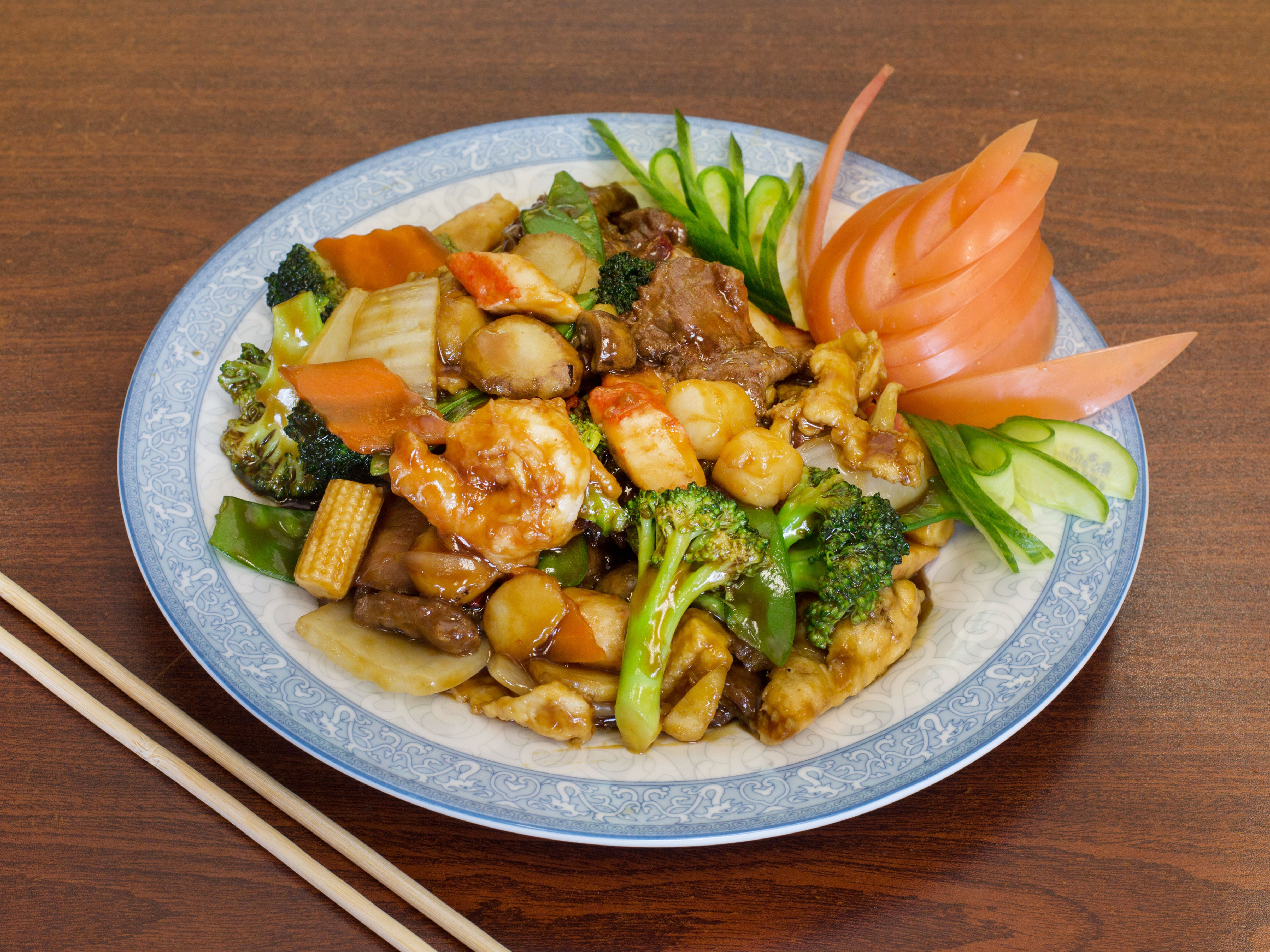 Order CH1. Happy Family food online from Wah Yoan Restaurant II store, West New York on bringmethat.com