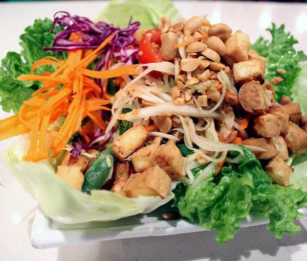 Order 8. Som Tum Salad food online from Araya's Place store, Los Angeles on bringmethat.com