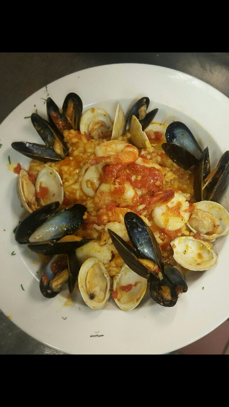 Order Linguine Pescatore food online from Taormina's Pizza & Pasta of Ivyland store, Warminster on bringmethat.com