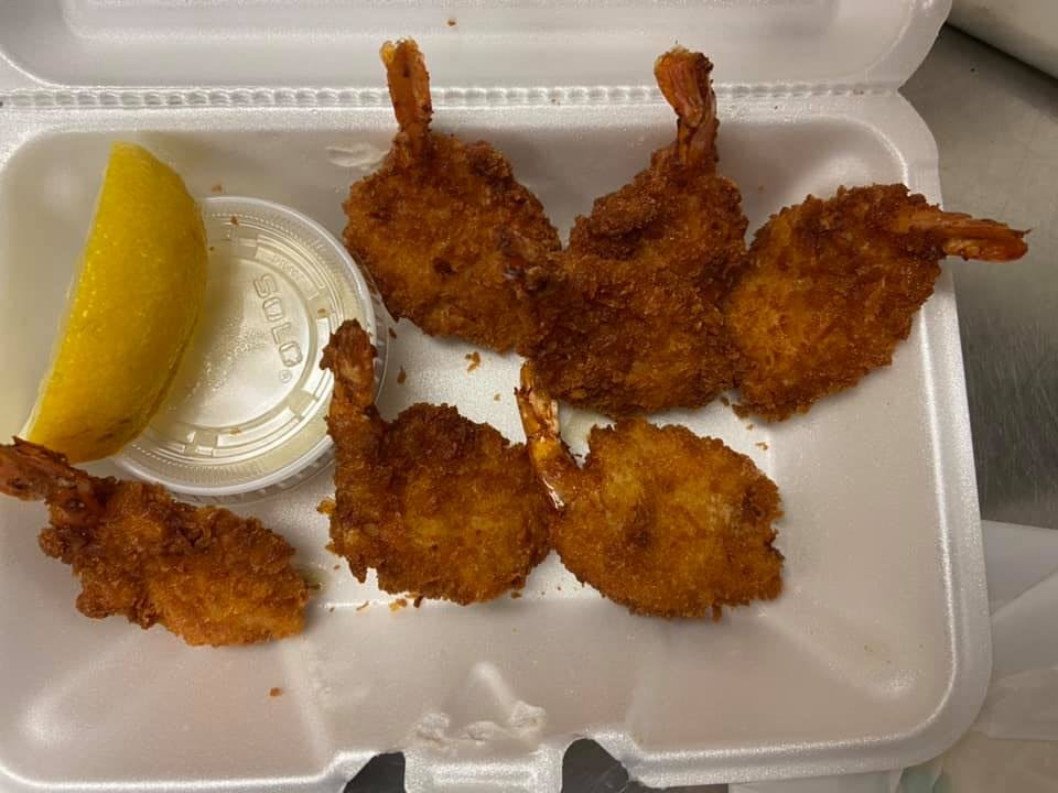 Order Fried Shrimp - 7 Pieces food online from Villa Pizzeria store, Exeter on bringmethat.com