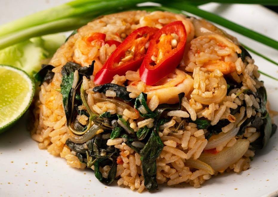Order Basil Fried Rice Kra-Pow Entree food online from Yummy thai store, New York on bringmethat.com
