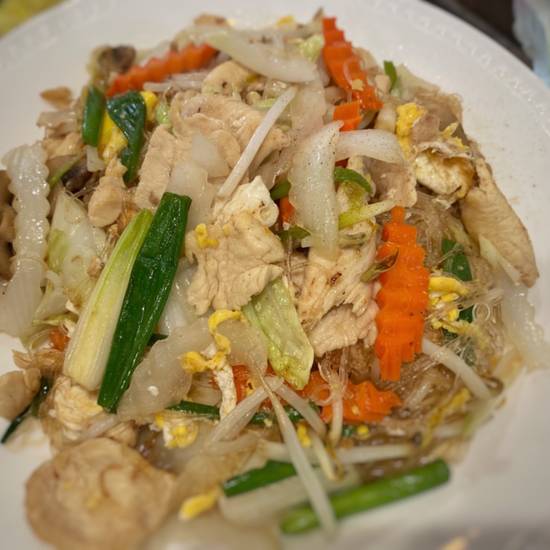 Order Pad Woon Sen Noodle food online from Green Basil store, Calabasas on bringmethat.com