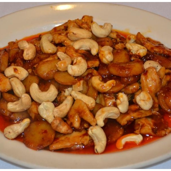 Order Cashew Nut Chicken food online from Thai Dishes store, Inglewood on bringmethat.com