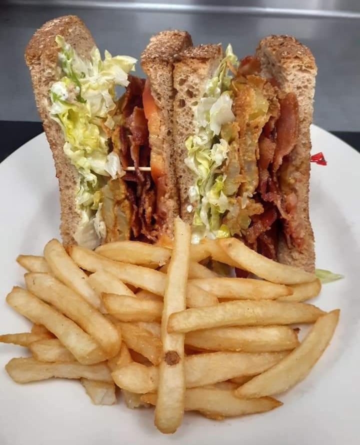 Order FRIED GREEN BLT food online from South Cobb Diner store, Austell on bringmethat.com