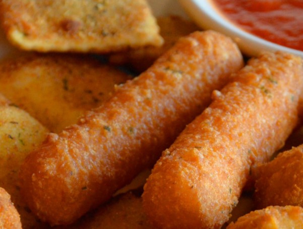 Order Mozzarella Cheese Sticks food online from Carini Italian Restaurant store, Colonial Heights on bringmethat.com