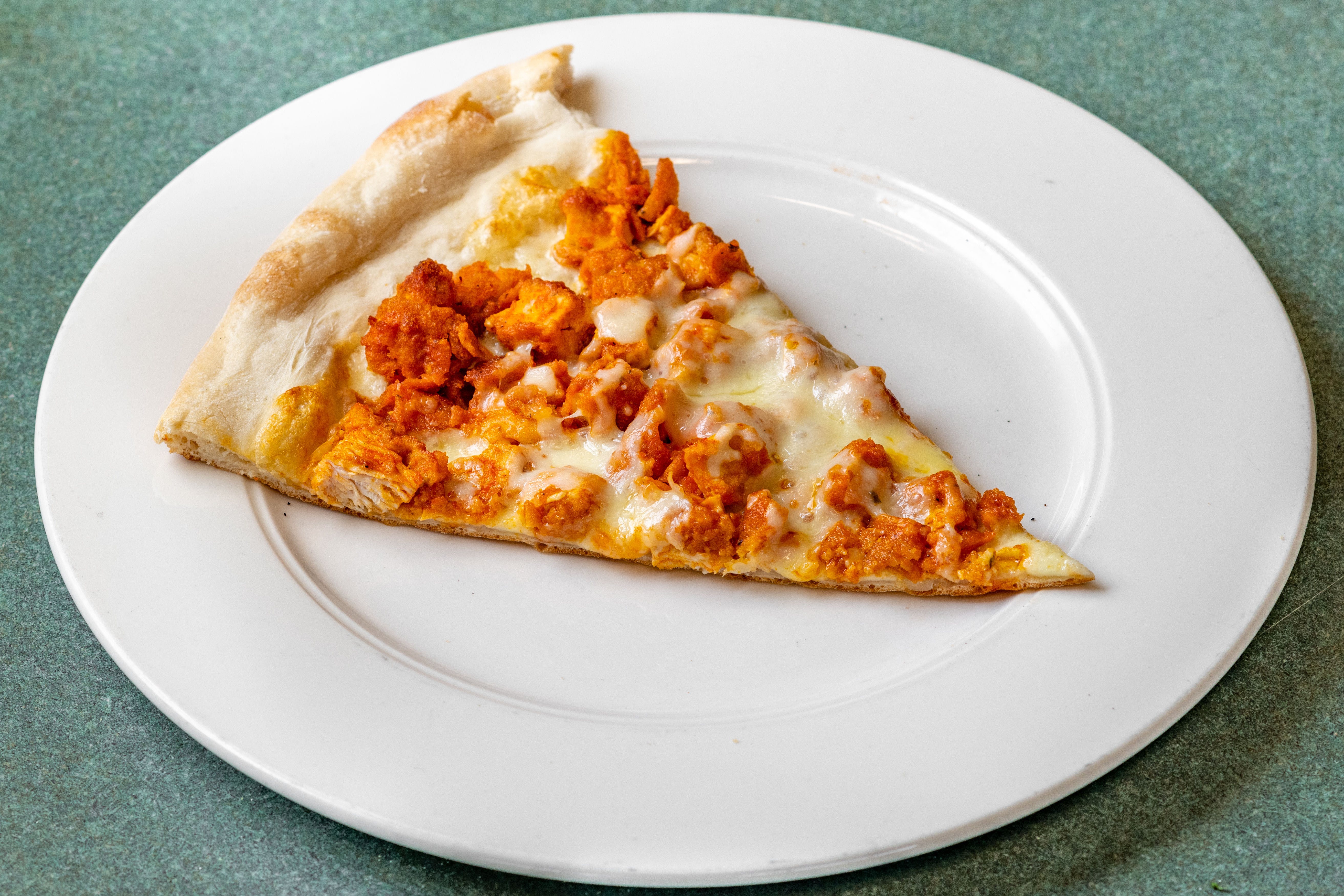 Order Buffalo Chicken Pizza - Medium food online from Mama Cee Pizzeria store, Franklin on bringmethat.com