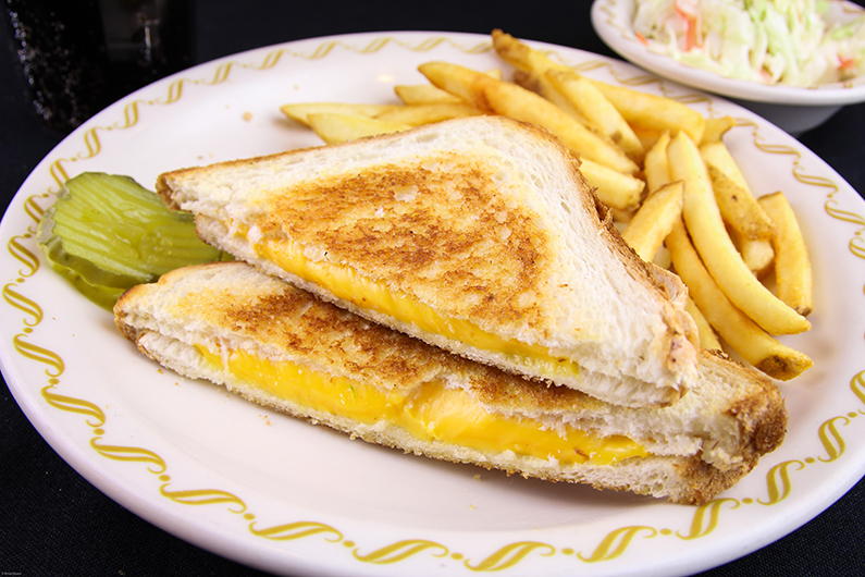 Order Grilled Cheese Platter food online from Tee Jaye Country Place store, Columbus on bringmethat.com