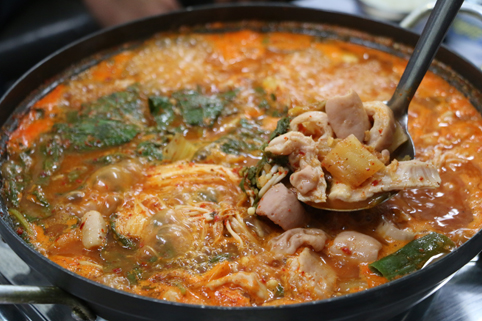 Order 곱창전골 Beef Intestine Stew food online from Duri Pocha store, Ridgefield on bringmethat.com