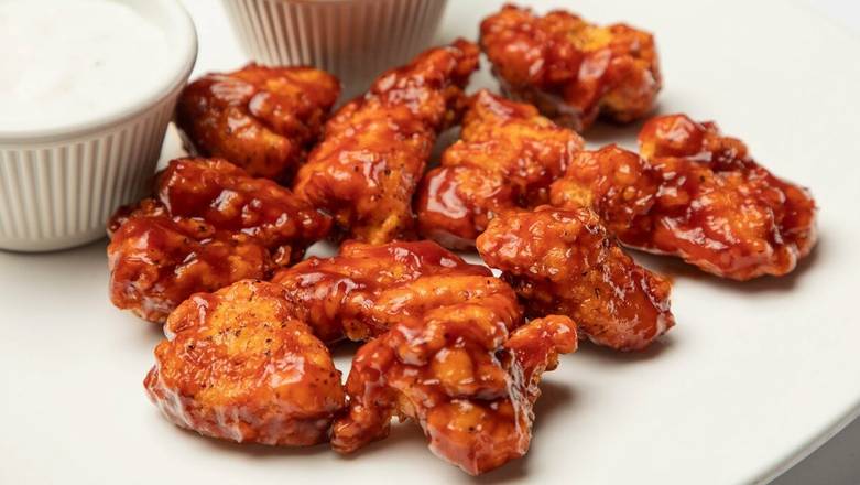 Order Chicken Wings food online from Carbone's Pizzeria store, Woodbury on bringmethat.com