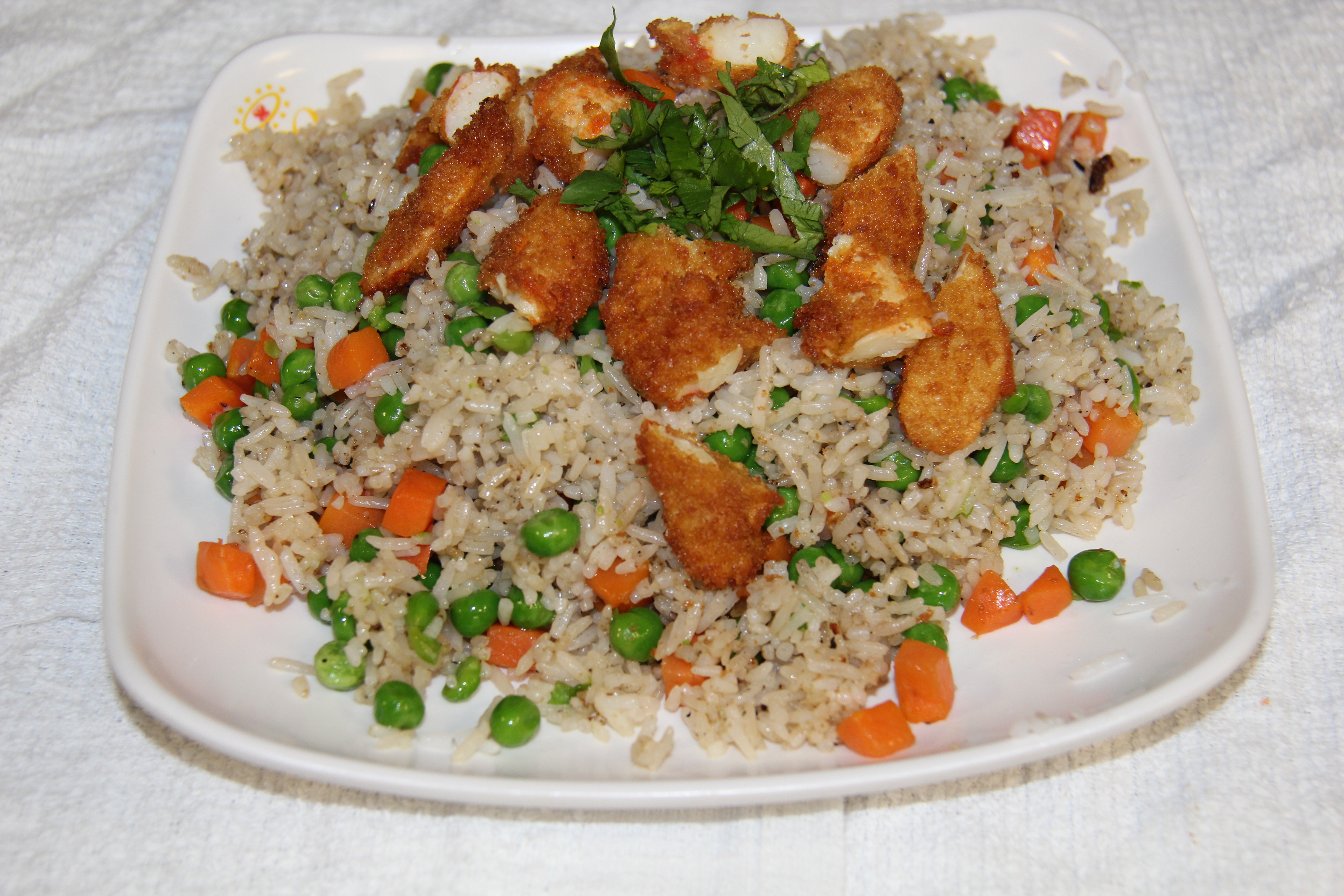 Order 16. Cha Cha Fried Rice Dish food online from Loving Hut Vegan Express store, San Diego on bringmethat.com