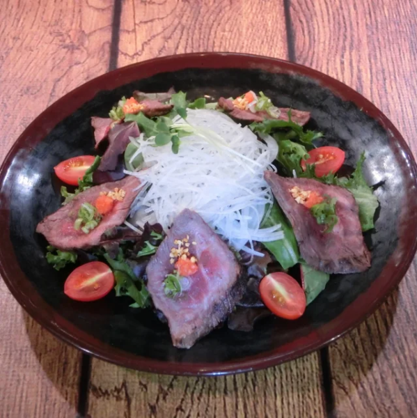 Order Kobe Beef Tataki Salad food online from Izakaya Takasei store, Fullerton on bringmethat.com