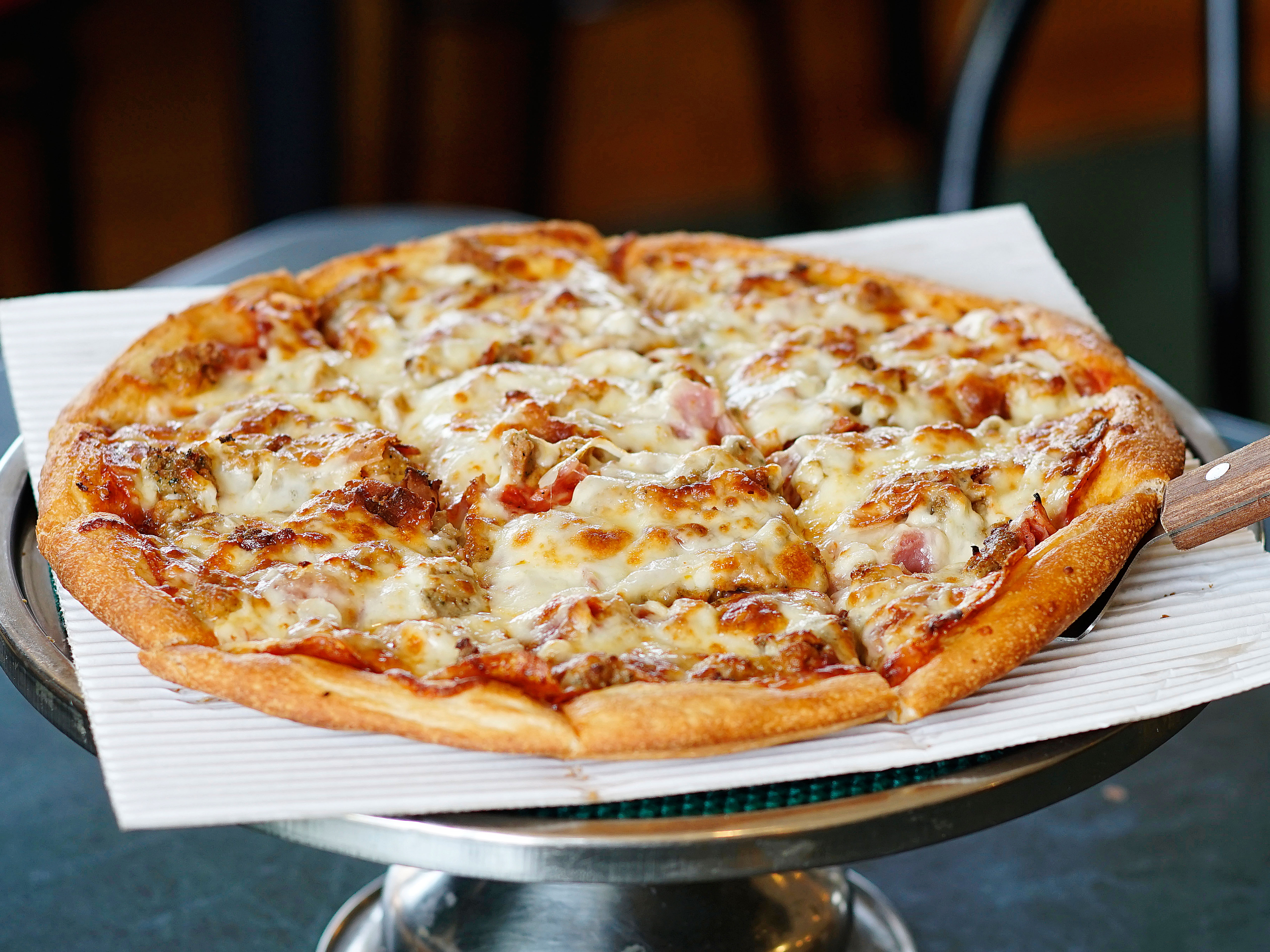 Order BBQ Chicken Pizza food online from Bellacino Pizza & Grinders store, Farmington on bringmethat.com