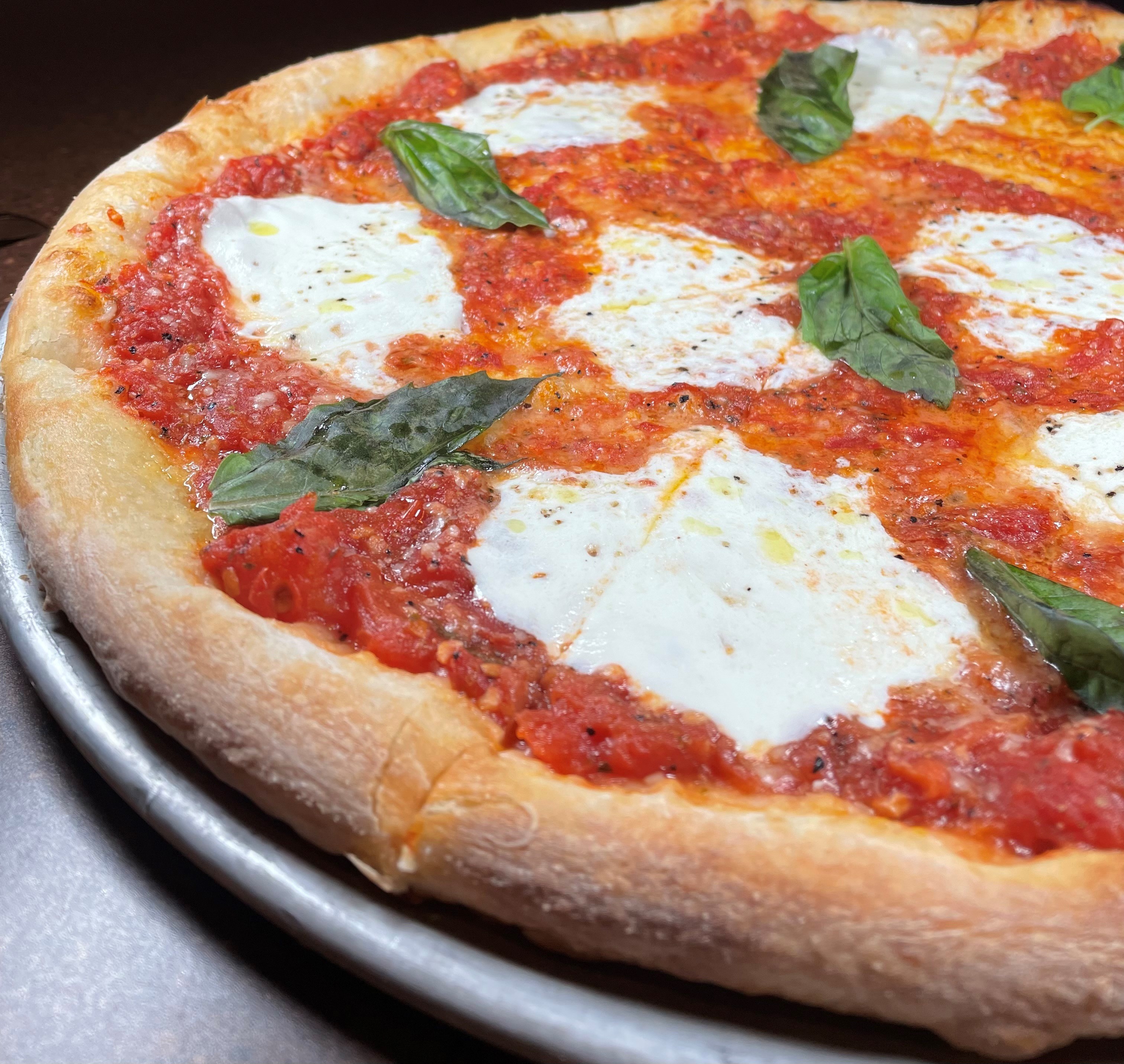 Order Margherita Pizza food online from Franklin Chateau store, Franklin on bringmethat.com