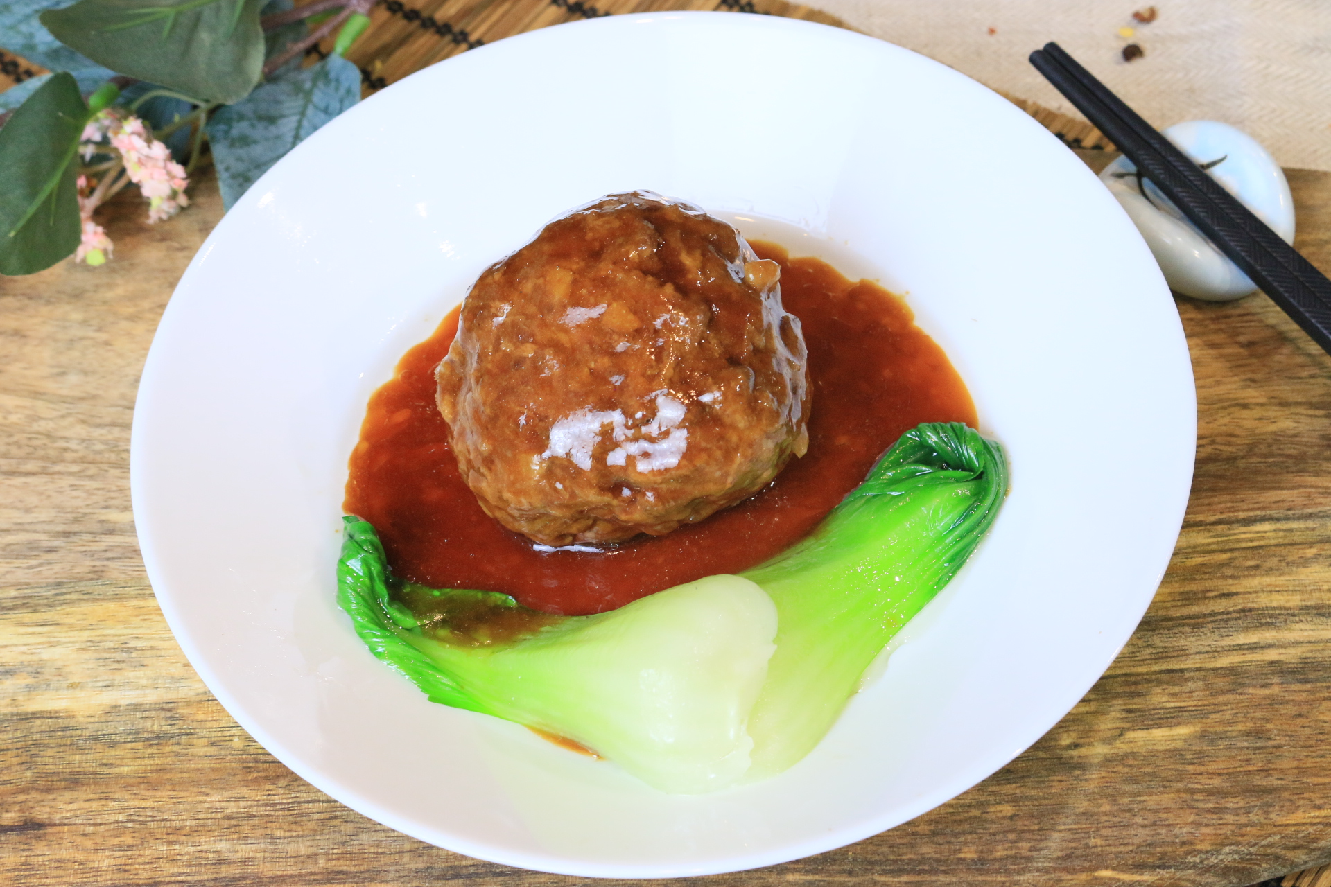 Order Braised Pork Meatball in Brown Sauce（1）/江南狮子头（1） food online from Taste Of India store, West Lafayette on bringmethat.com