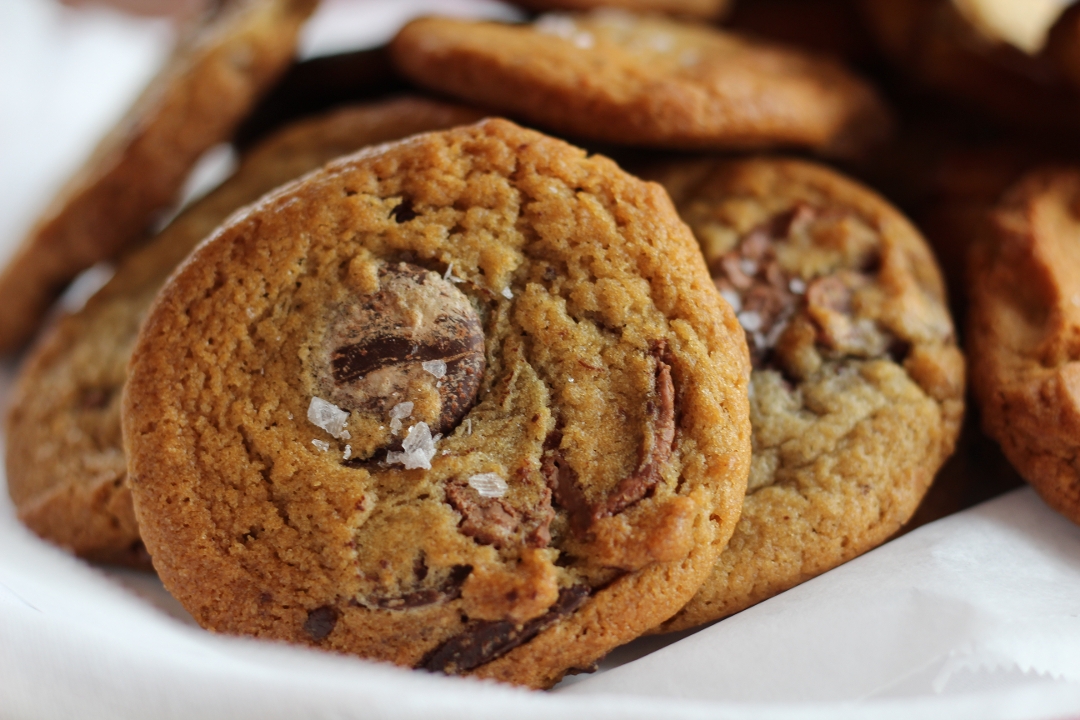 Order Fresh Baked Chocolate Chip Cookie food online from 4505 Burgers & BBQ store, San Francisco on bringmethat.com