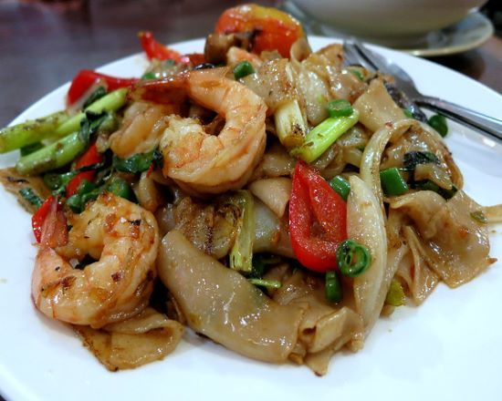 Order Pad Kee Mao Chicken food online from Satto Thai And Sushi store, Atlanta on bringmethat.com