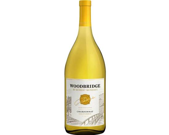 Order Woodbridge Chardonnay, 1.5L white wine (13.5% ABV) food online from Brothers Wine & Liquor store, Copiague on bringmethat.com