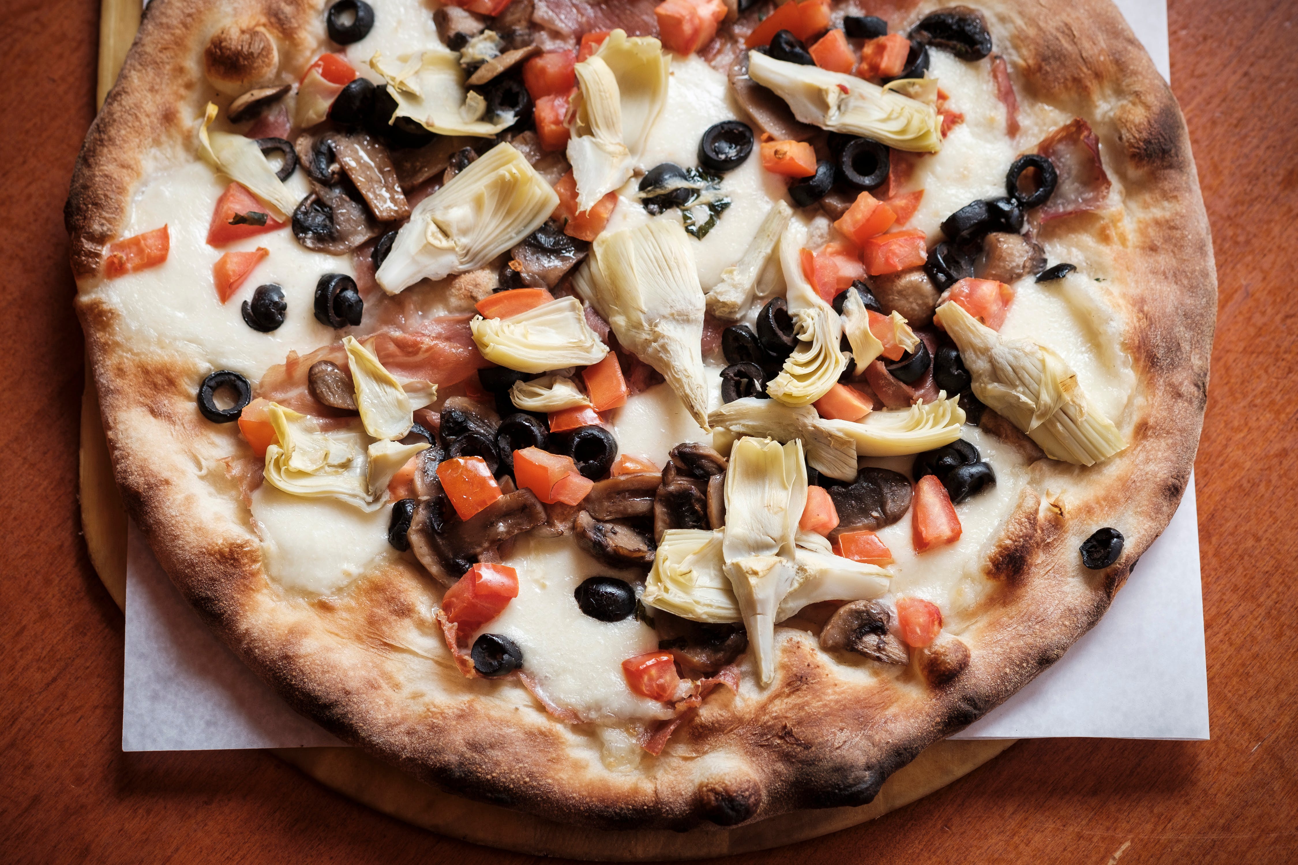 Order Fiaschetto Pizza - Medium 12'' food online from Lamberti's Tutti Toscani store, Cherry Hill on bringmethat.com