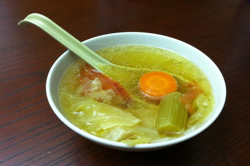 Order 11. Chinese Vegetable Soup food online from New Wong Chinese Restaurant store, Wickliffe on bringmethat.com