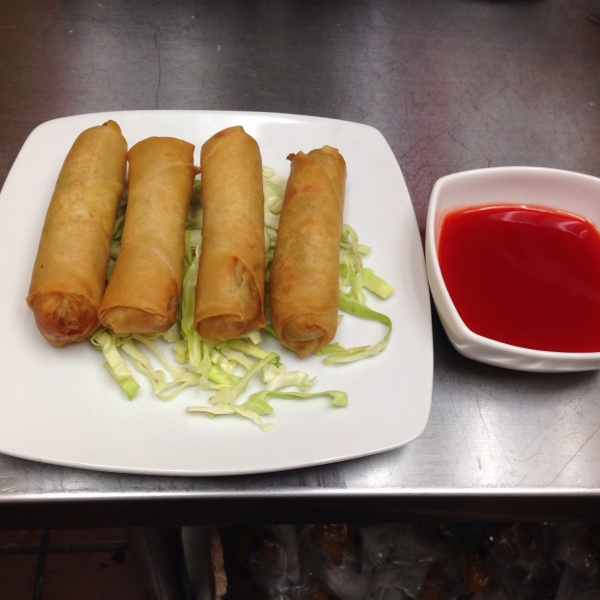 Order 4 Piece Vegetable Egg Rolls food online from Yummy China store, Hawaiian Gardens on bringmethat.com