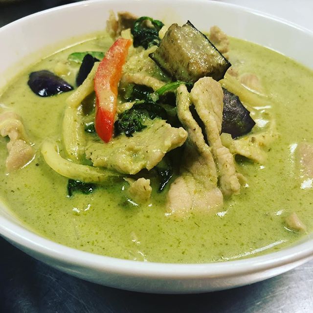 Order 56. Green Curry food online from Sawaddee Thai Restaurant store, Las Vegas on bringmethat.com