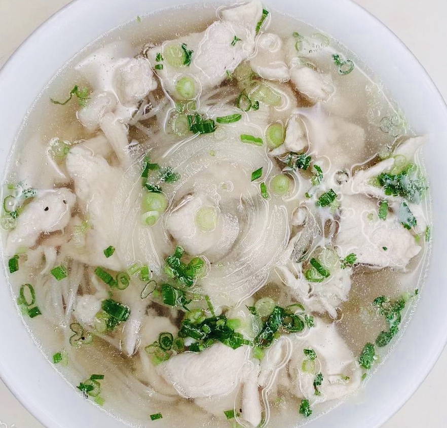 Order P12. Pho Gai food online from Pho Saigon store, Youngstown on bringmethat.com