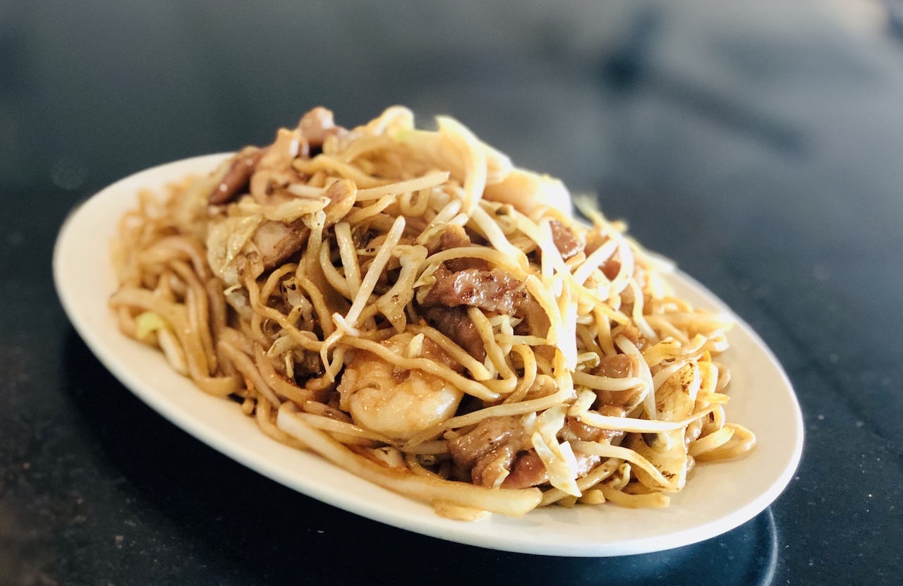Order Combo Chow Mein/什锦炒面 food online from Chef Tang store, Vista on bringmethat.com