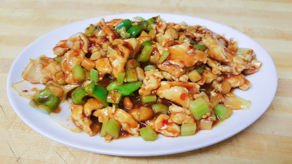 Order Kung Pao Chicken food online from Abacus Inn store, Phoenix on bringmethat.com