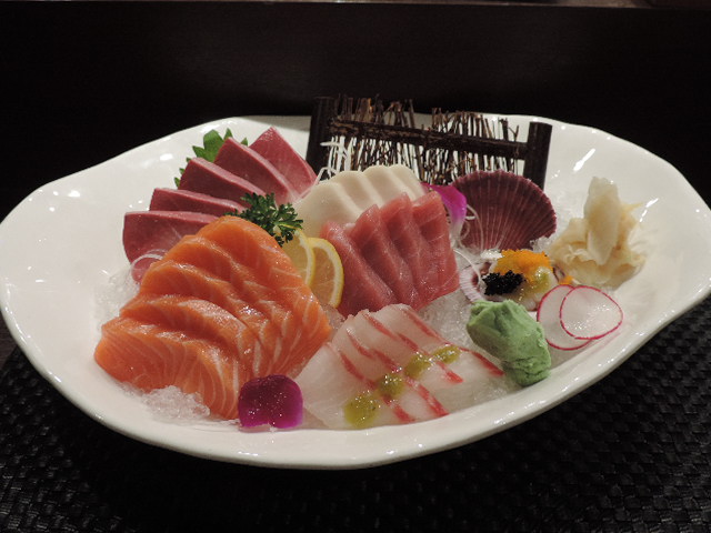 Order M1. Assorted Sashimi Plate food online from Icho Izakaya Fusion Cuisine store, Temple City on bringmethat.com