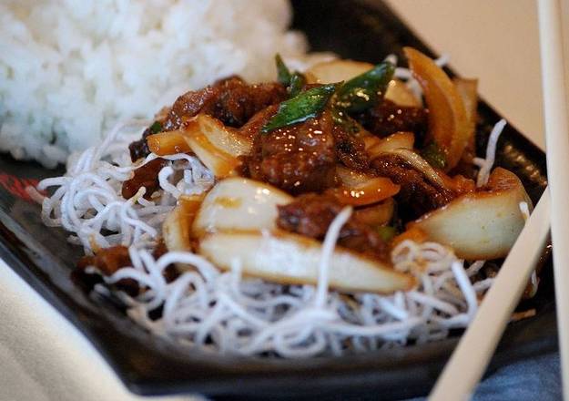 Order Mongolian Beef 蒙古牛 food online from China Cafe store, South Bend on bringmethat.com