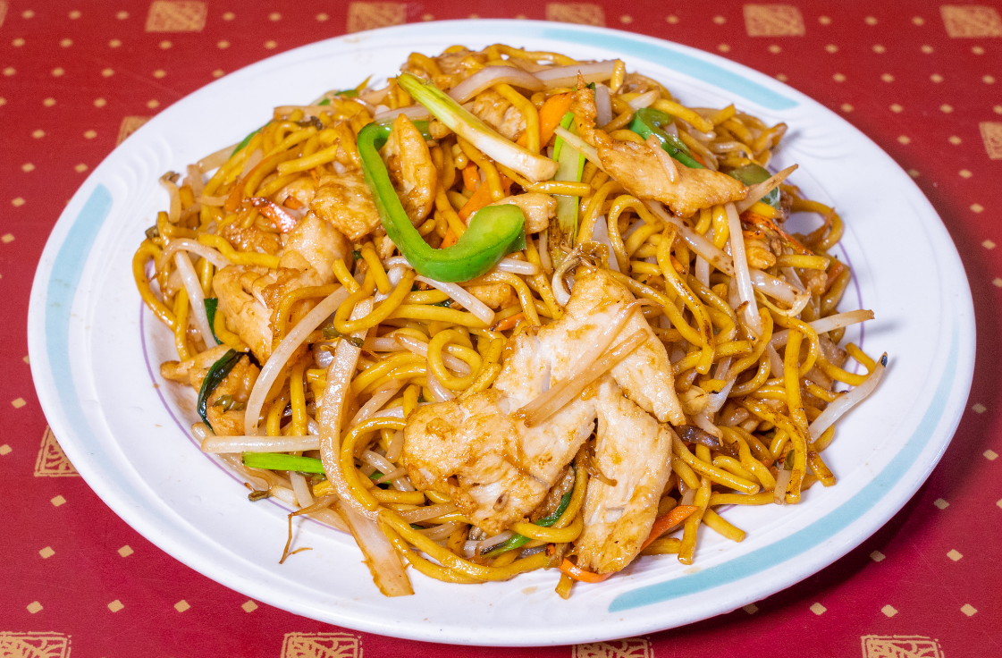 Order 雞 撈 面 / Chicken Lo Mein food online from Chao Zhou Restaurant store, Madison Heights on bringmethat.com