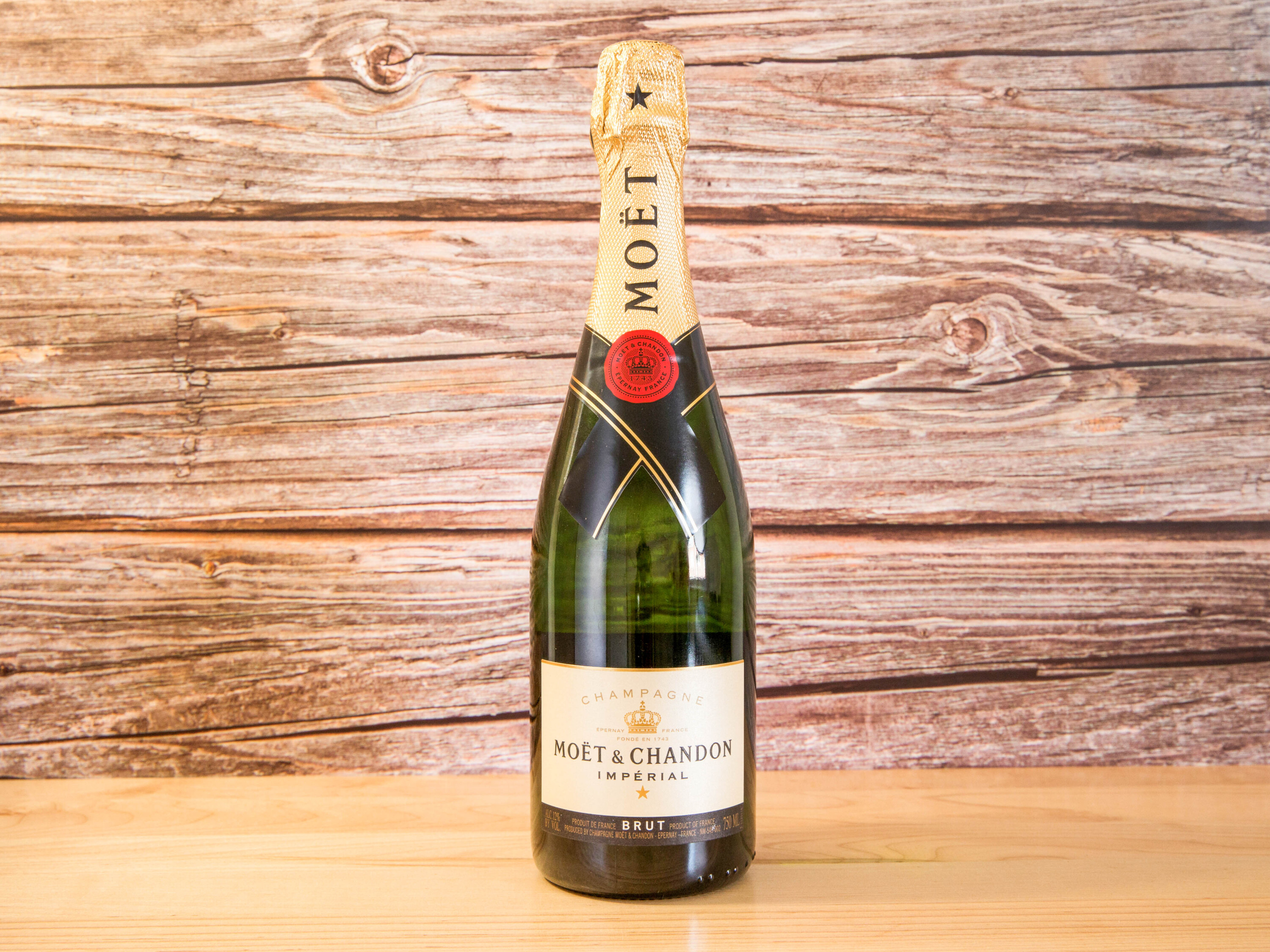 Order Moet & Chandon Imperial Brut Champagne   food online from Taipei Fine Wine & Liquor 台北酒莊 store, NY on bringmethat.com
