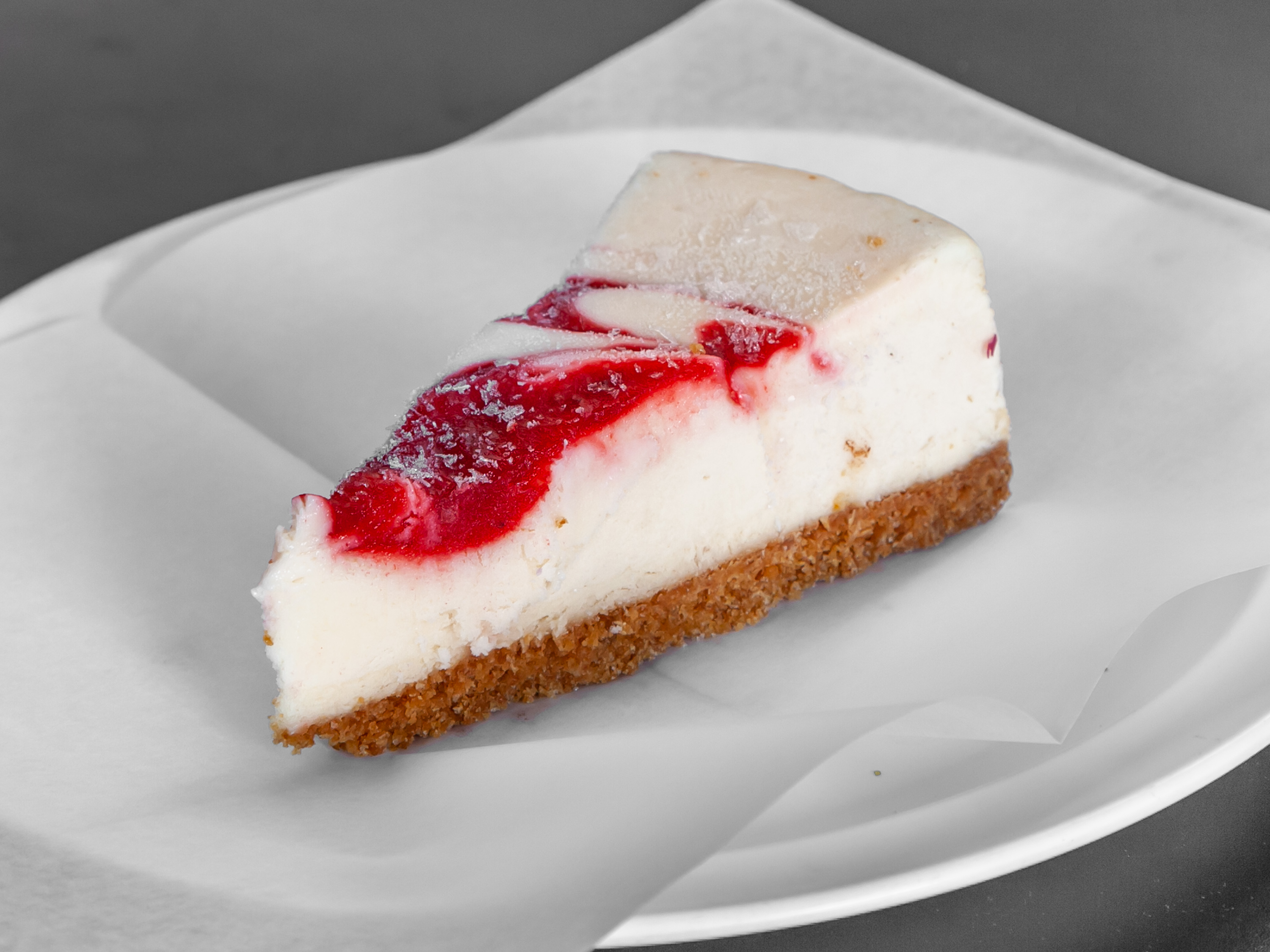 Order Strawberry Cake food online from New York Pizza & Pasta store, San Leandro on bringmethat.com