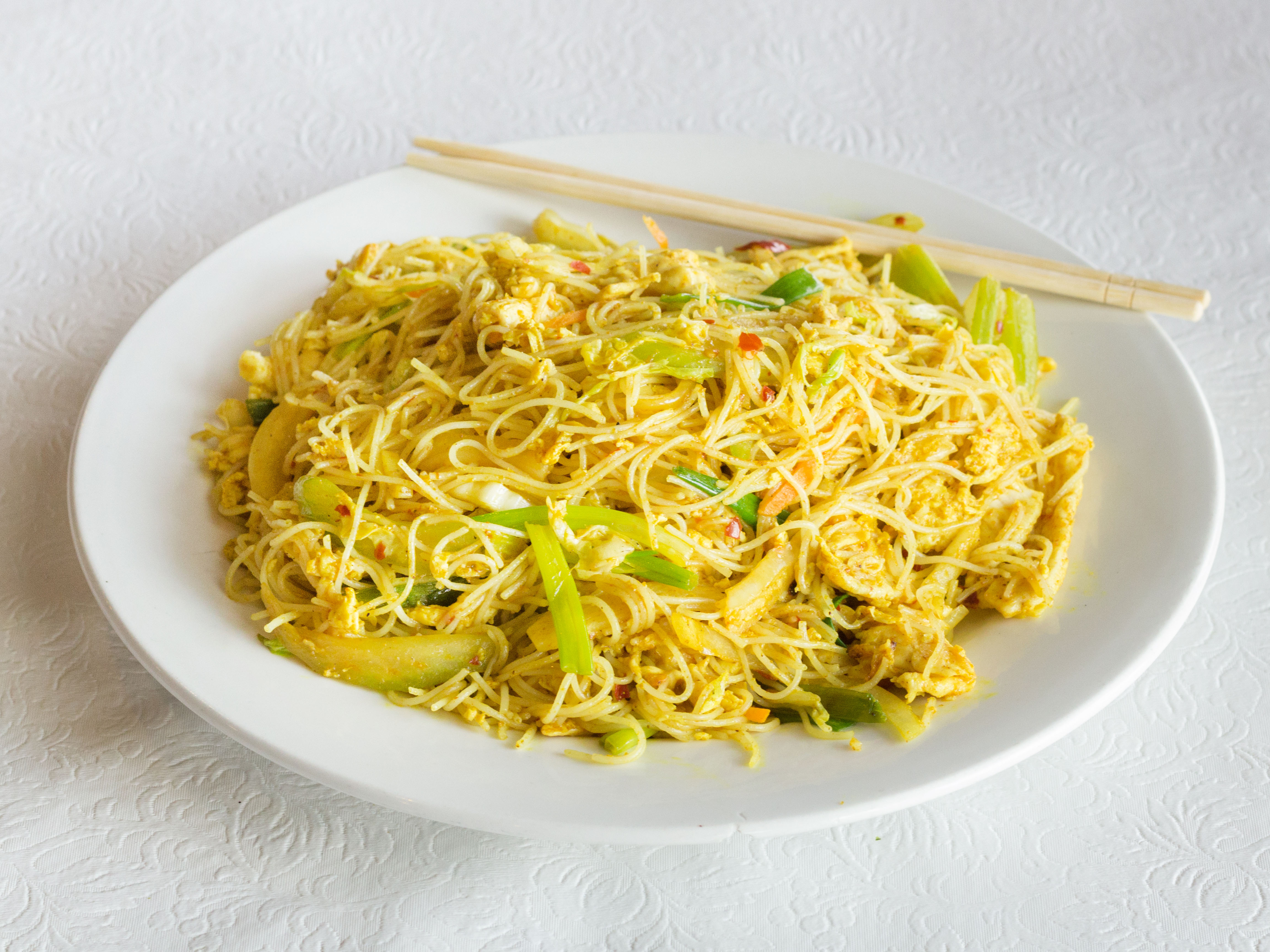 Order Singapore Noodles food online from Dragon Inn store, Durham on bringmethat.com