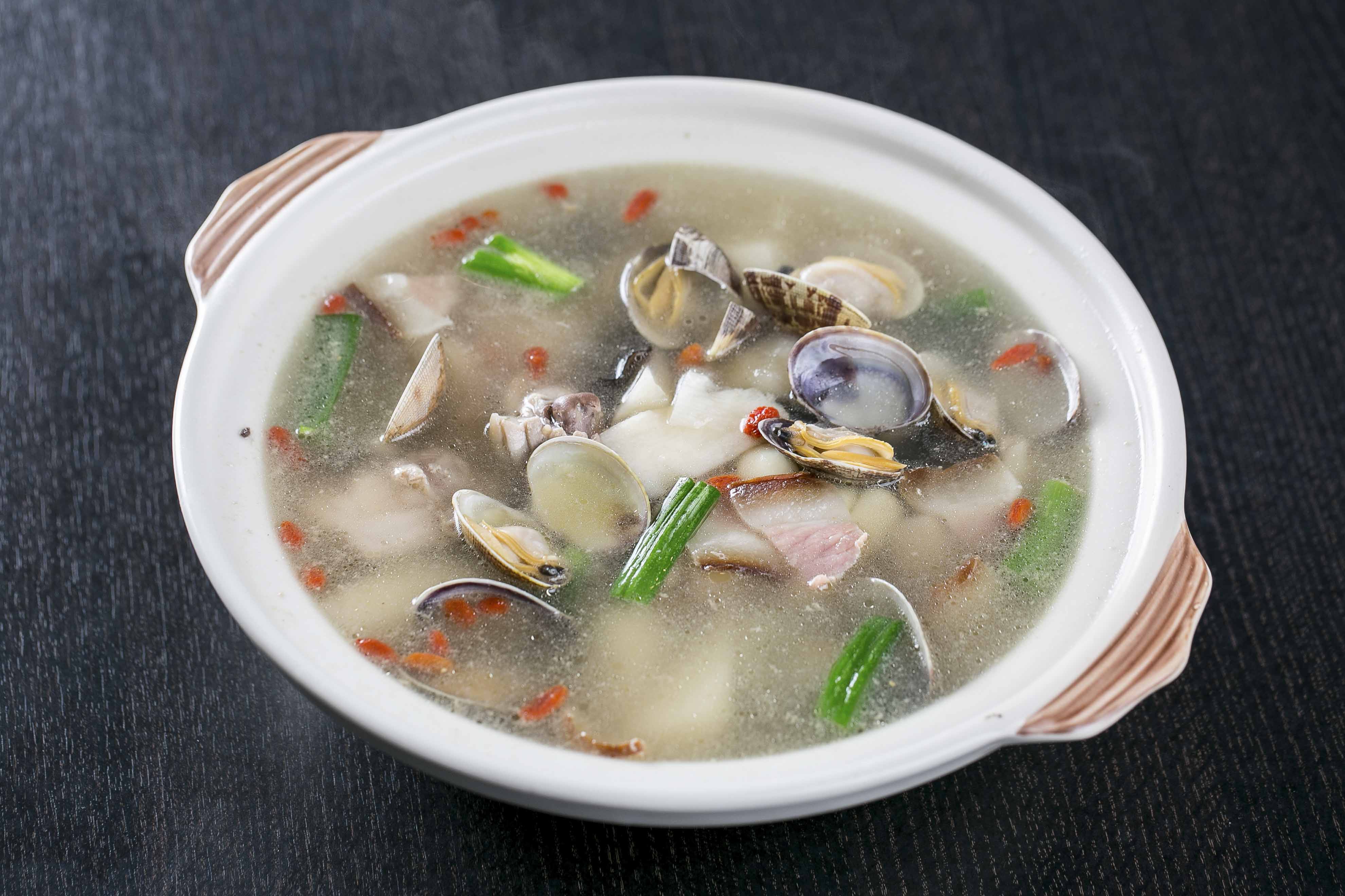 Order C4. Clam Chicken Nabe food online from Icho Izakaya Fusion Cuisine store, Temple City on bringmethat.com
