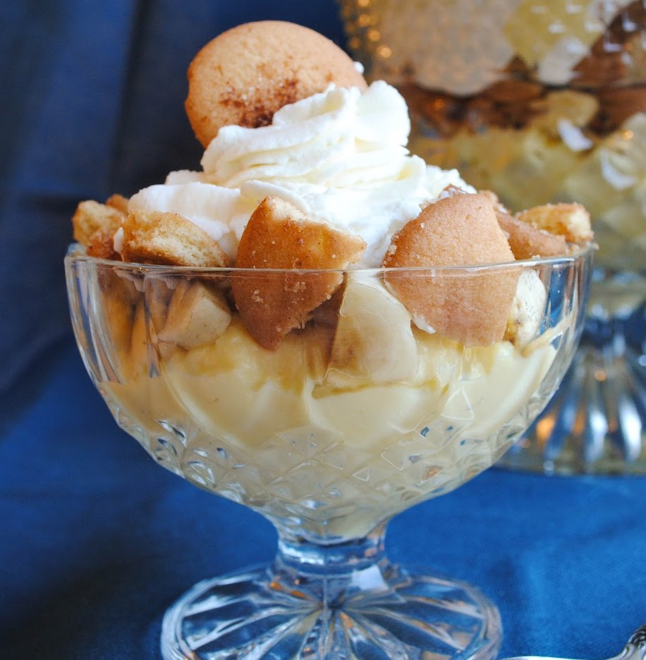 Order Banana Pudding food online from Lucky Dog Tavern and Grille store, Mason on bringmethat.com