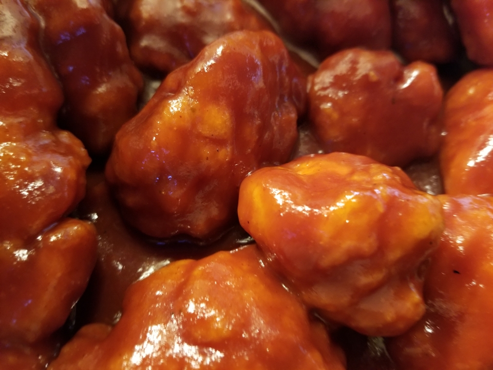 Order 12 Boneless Wings food online from Derby City Pizza store, Fairdale on bringmethat.com