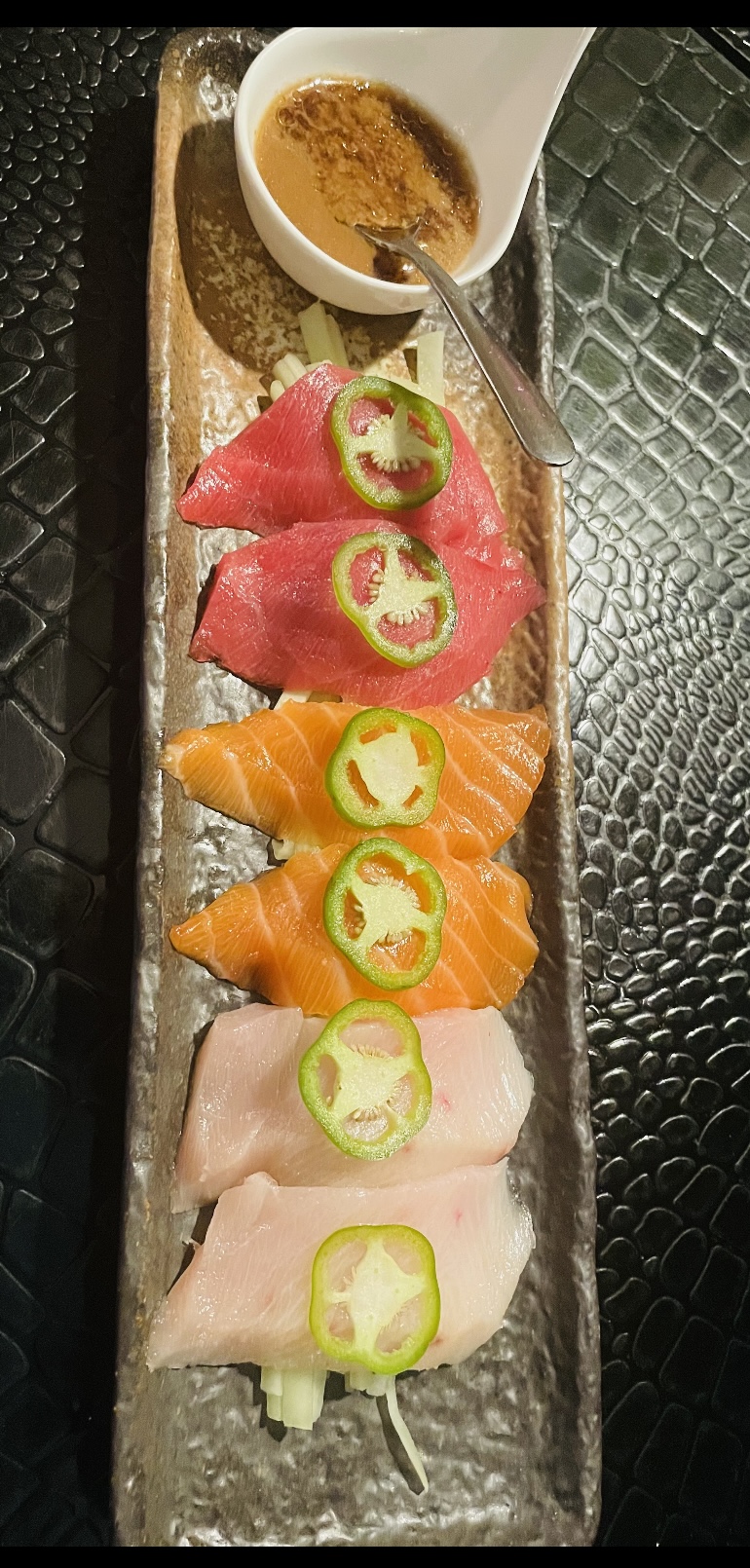 Order B8. Sashimi Jalapeno food online from Yama Fuji Sushi store, Briarcliff Manor on bringmethat.com