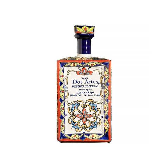 Order Dos Artes Tequila Extra Añejo 750ml | 40% abv food online from Pink Dot store, Chino Hills on bringmethat.com